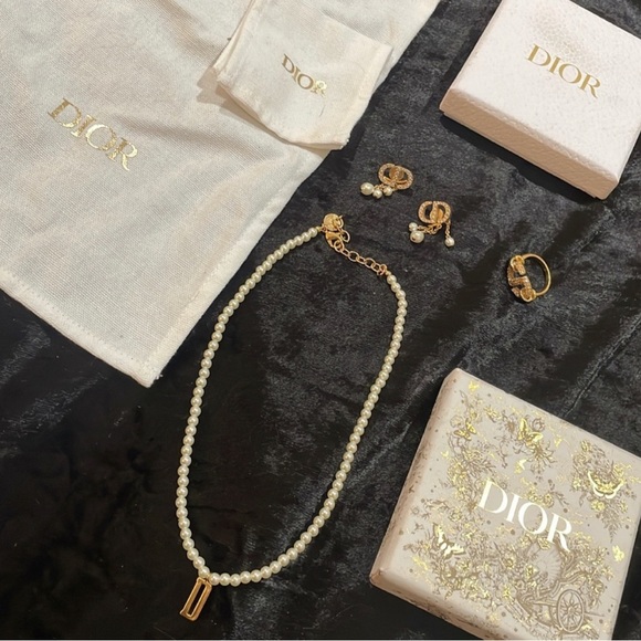 DIOR - Petit CD Earrings - Picture 4 of 4